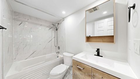 Photo 24 at 411 - 7 Bishop Avenue, Newtonbrook East, Toronto