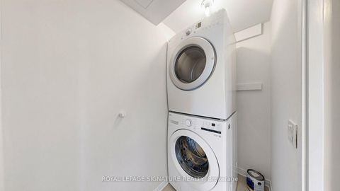 Photo 33 at 411 - 7 Bishop Avenue, Newtonbrook East, Toronto