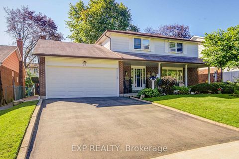 Photo 1 at 17 Rustywood Drive, Donalda, Toronto