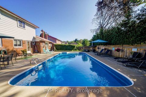 Photo 6 at 17 Rustywood Drive, Donalda, Toronto
