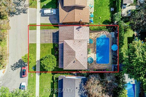 Photo 7 at 17 Rustywood Drive, Donalda, Toronto