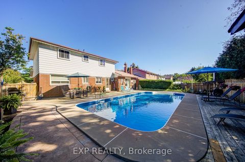 Photo 36 at 17 Rustywood Drive, Donalda, Toronto