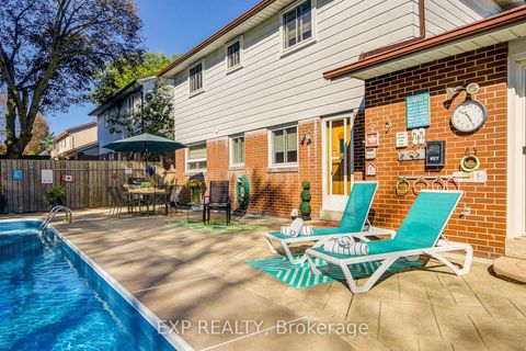 Photo 42 at 17 Rustywood Drive, Donalda, Toronto