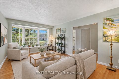 Photo 8 at 152 Hilda Avenue, Newtonbrook West, Toronto