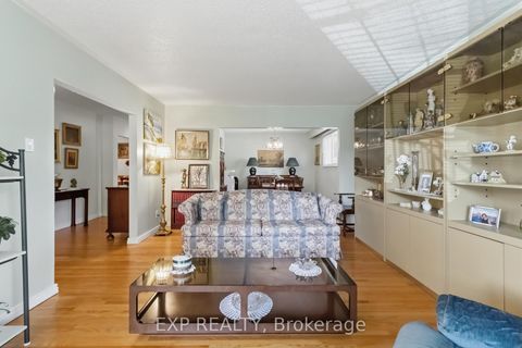 Photo 10 at 152 Hilda Avenue, Newtonbrook West, Toronto
