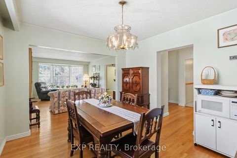 Photo 14 at 152 Hilda Avenue, Newtonbrook West, Toronto