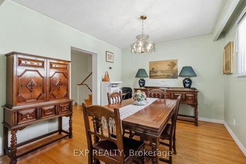 Photo 15 at 152 Hilda Avenue, Newtonbrook West, Toronto