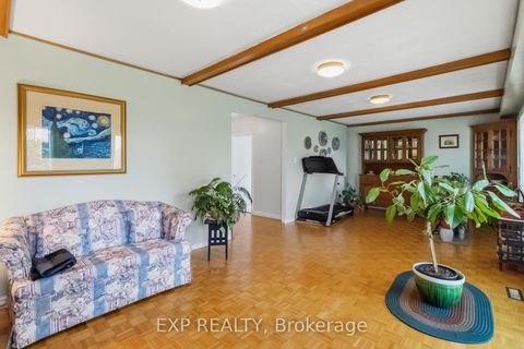 Photo 22 at 152 Hilda Avenue, Newtonbrook West, Toronto