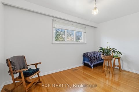 Photo 29 at 152 Hilda Avenue, Newtonbrook West, Toronto
