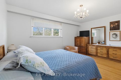 Photo 31 at 152 Hilda Avenue, Newtonbrook West, Toronto