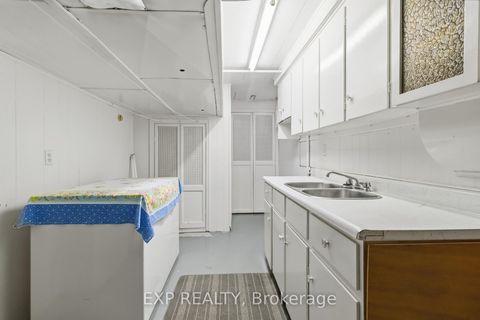 Photo 36 at 152 Hilda Avenue, Newtonbrook West, Toronto