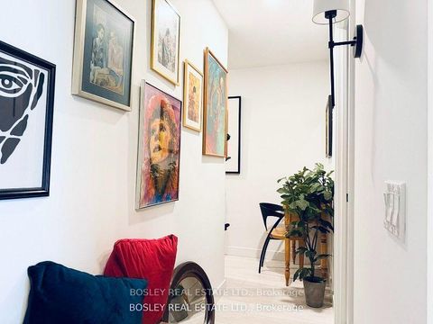 Photo 2 at 708 - 505 Richmond Street W, Waterfront Communities C1, Toronto
