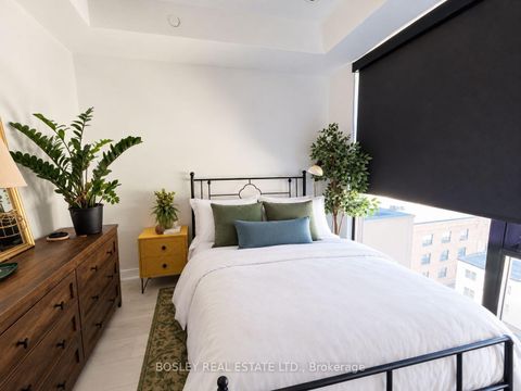Photo 10 at 708 - 505 Richmond Street W, Waterfront Communities C1, Toronto