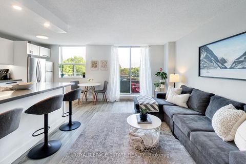 Photo 1 at 311 - 1071 Woodbine Avenue, Lumsden, Toronto