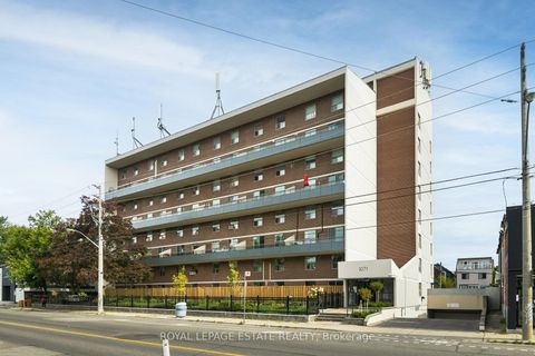 Photo 2 at 311 - 1071 Woodbine Avenue, Lumsden, Toronto