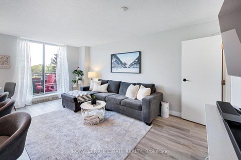 Photo 3 at 311 - 1071 Woodbine Avenue, Lumsden, Toronto