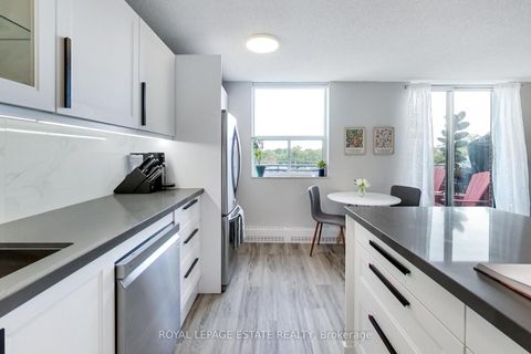 Photo 9 at 311 - 1071 Woodbine Avenue, Lumsden, Toronto