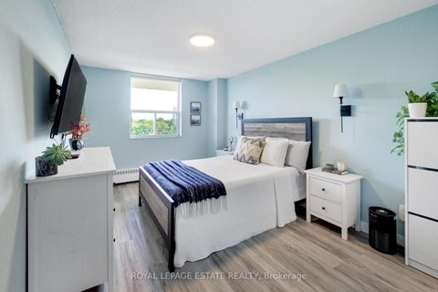 Photo 11 at 311 - 1071 Woodbine Avenue, Lumsden, Toronto