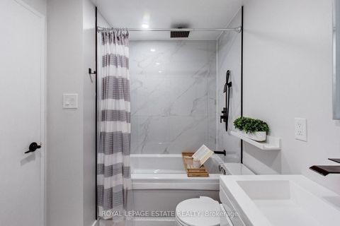 Photo 17 at 311 - 1071 Woodbine Avenue, Lumsden, Toronto