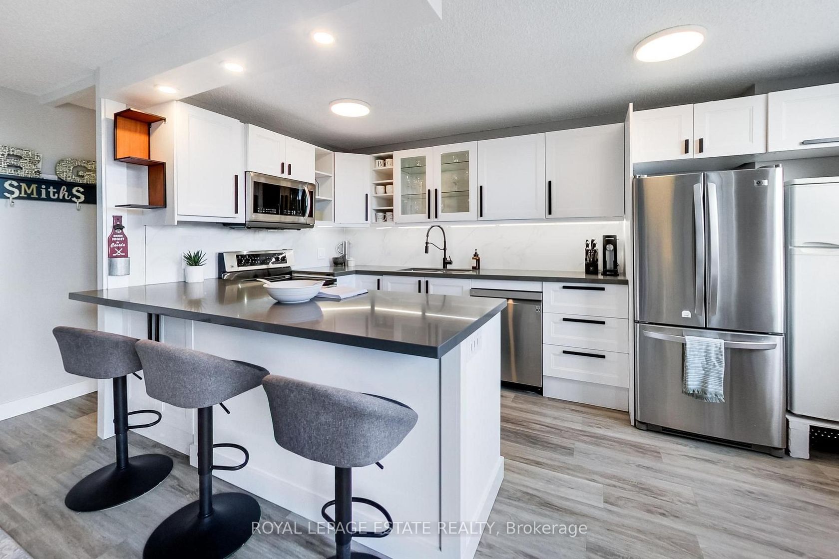 311 - 1071 Woodbine Avenue, Lumsden, Toronto 