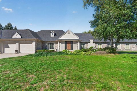 Photo 4 at 28 Putting Green Crescent, Kleinburg, Vaughan