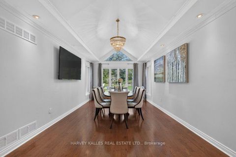 Photo 8 at 28 Putting Green Crescent, Kleinburg, Vaughan