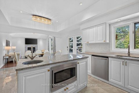 Photo 12 at 28 Putting Green Crescent, Kleinburg, Vaughan