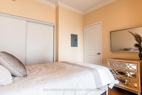 Photo 7 at 1311 - 628 Fleet Street, Niagara, Toronto
