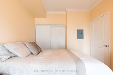 Photo 8 at 1311 - 628 Fleet Street, Niagara, Toronto