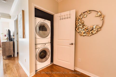 Photo 11 at 1311 - 628 Fleet Street, Niagara, Toronto