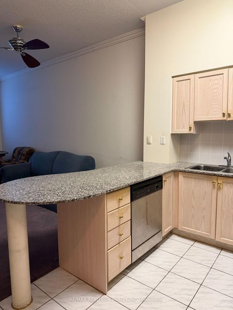 Photo 4 at 120 - 1720 Eglinton Avenue E, Victoria Village, Toronto