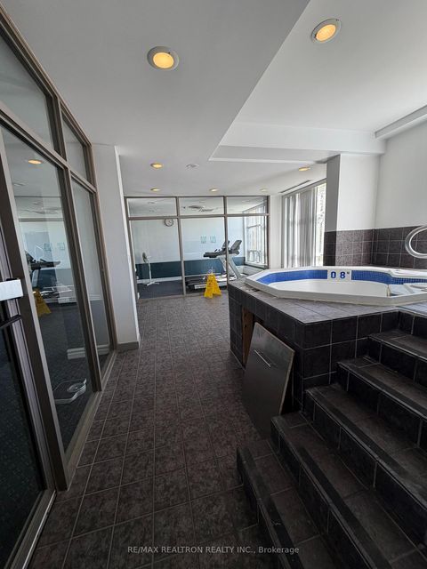 Photo 10 at 120 - 1720 Eglinton Avenue E, Victoria Village, Toronto