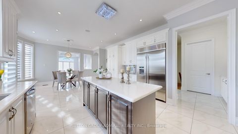 Photo 11 at 100 Virtue Crescent, Vellore Village, Vaughan
