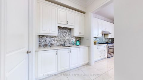 Photo 13 at 100 Virtue Crescent, Vellore Village, Vaughan