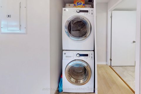Photo 15 at 710 - 38 Joe Shuster Way, South Parkdale, Toronto
