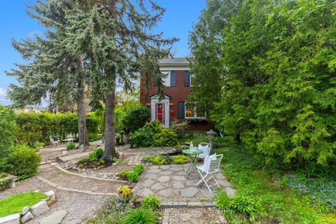 Photo 2 at 2 Four Oaks Gate, East York, Toronto