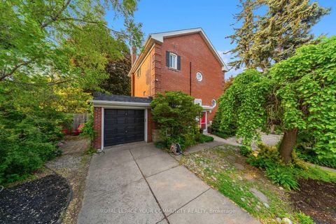 Photo 5 at 2 Four Oaks Gate, East York, Toronto