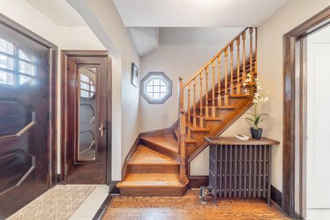 Photo 7 at 2 Four Oaks Gate, East York, Toronto
