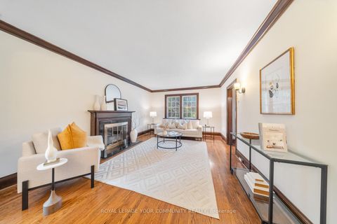 Photo 12 at 2 Four Oaks Gate, East York, Toronto