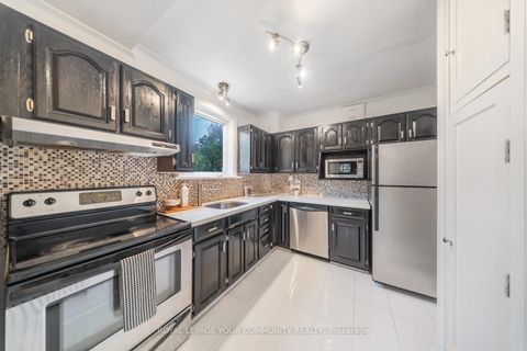 Photo 15 at 2 Four Oaks Gate, East York, Toronto