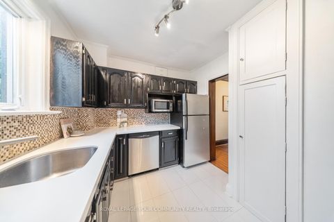 Photo 16 at 2 Four Oaks Gate, East York, Toronto