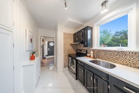 Photo 18 at 2 Four Oaks Gate, East York, Toronto