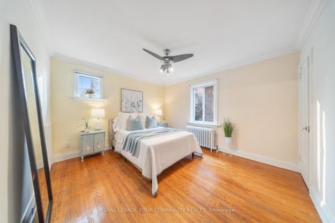 Photo 22 at 2 Four Oaks Gate, East York, Toronto