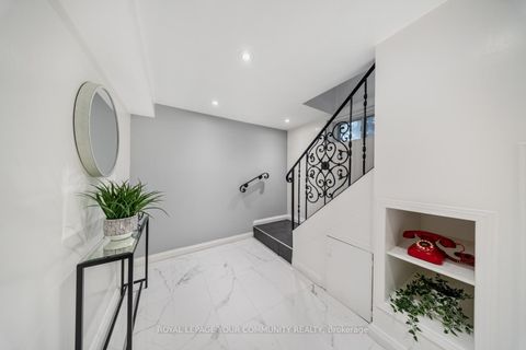 Photo 26 at 2 Four Oaks Gate, East York, Toronto