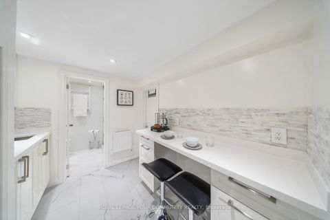 Photo 28 at 2 Four Oaks Gate, East York, Toronto
