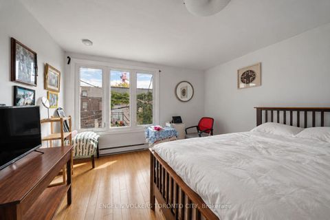 Photo 11 at 14 Kensington Place, Chinatown, Toronto