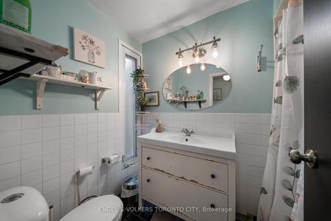Photo 12 at 14 Kensington Place, Chinatown, Toronto