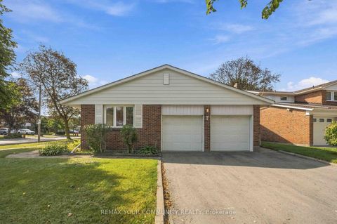 Photo 4 at 588 Huntingwood Drive, L'Amoreaux, Toronto