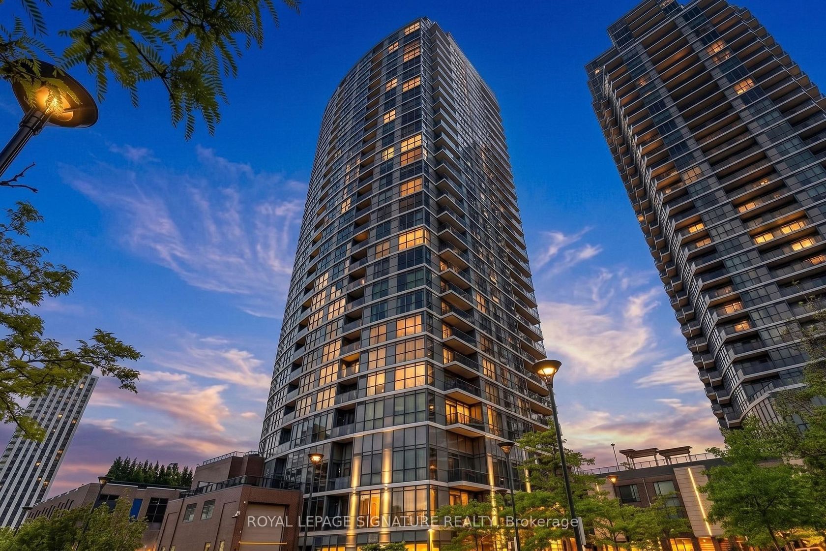 709 - 9 Valhalla Inn Road, City Centre West, Toronto 