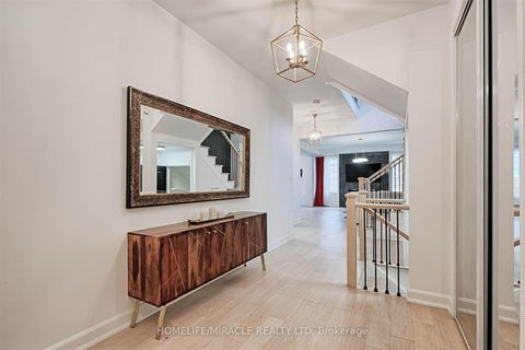 Photo 2 at 50 Chorus Crescent, Kleinburg, Vaughan